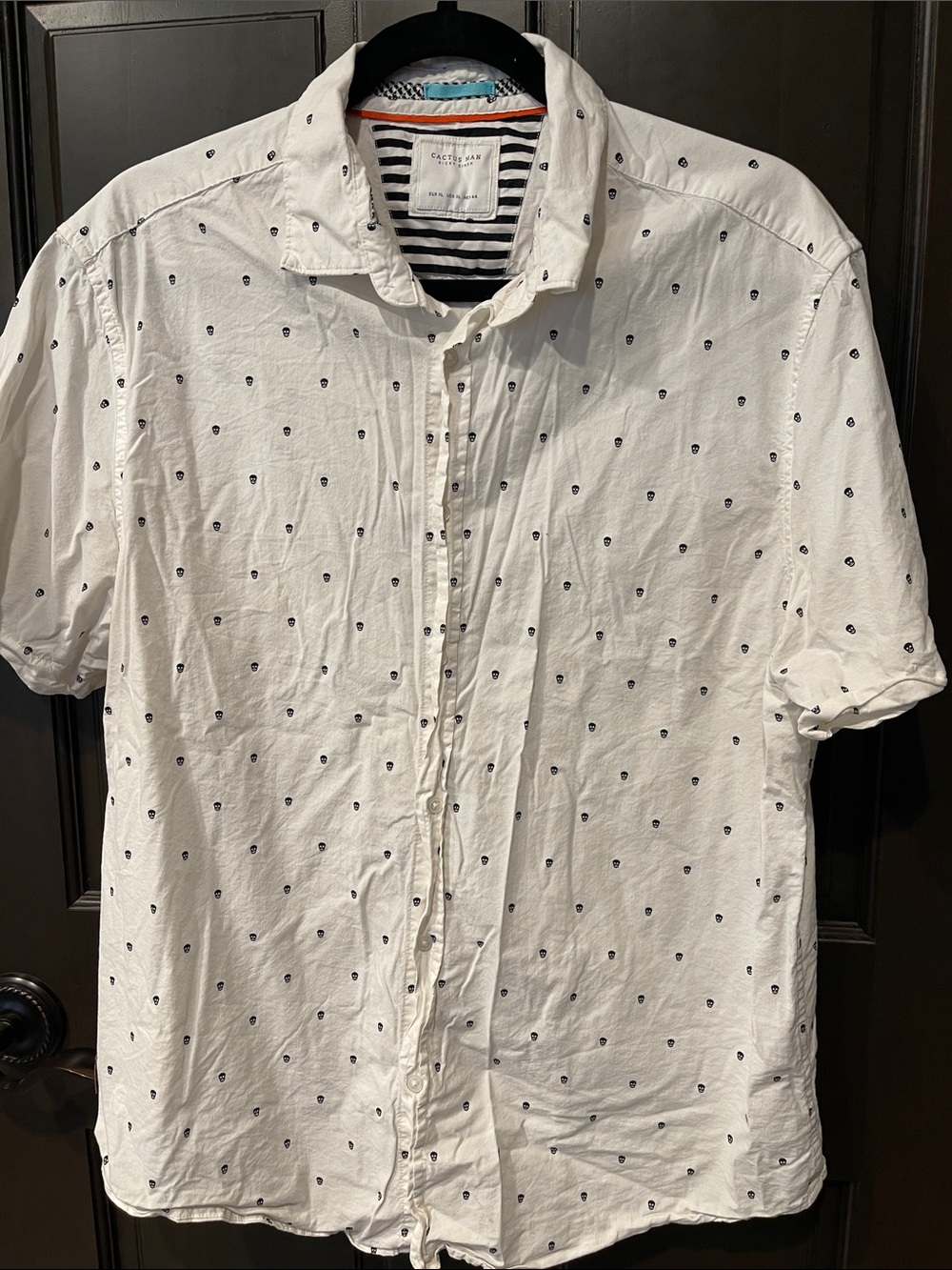 Casual White Short-Sleeve Button-Down Shirt with Navy Dot Print